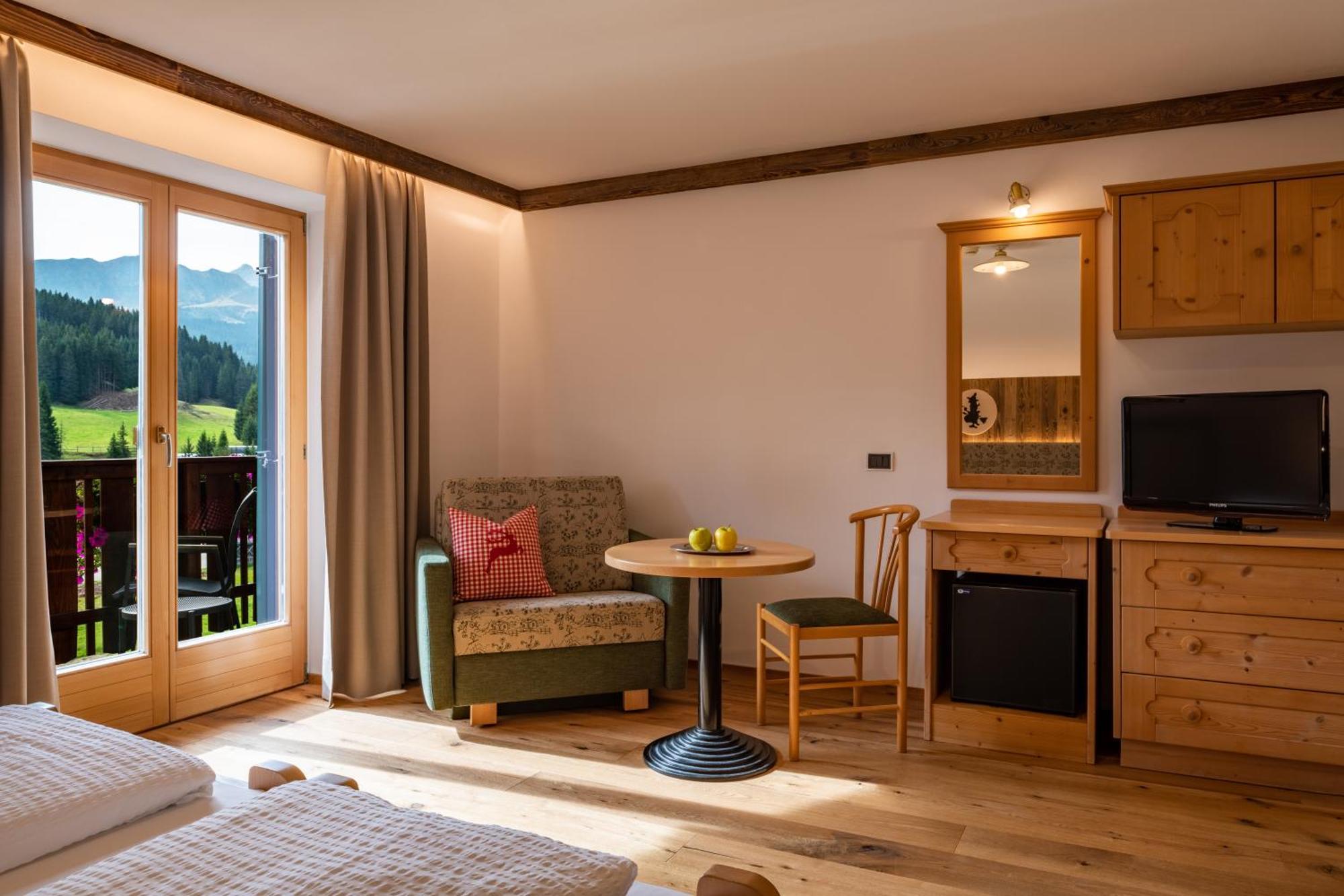 Saltria - Your Alpine Experience Hotel Alpe Di Siusi Room photo